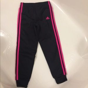 Used Adidas girls size 6x sweatpants